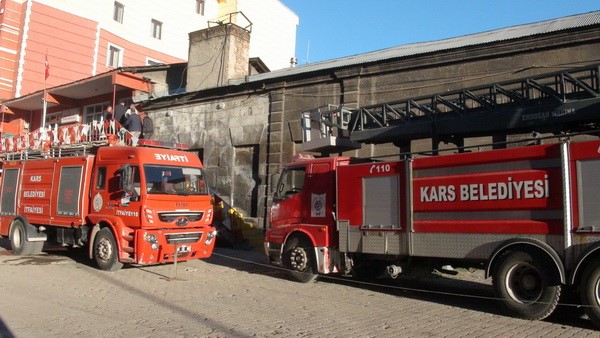 baskan-karacanta-kars-itfaiyesi-724-goreve-hazir-(3).jpg