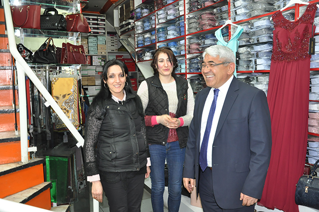 baskan-murtaza-karacanta,-referandum-oncesi-esnafi-ziyaret-etti-(3).jpg