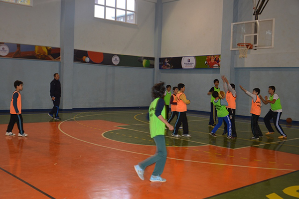 basketbol-turnuvasinda-centilmenlik-kazandi-(1).jpg