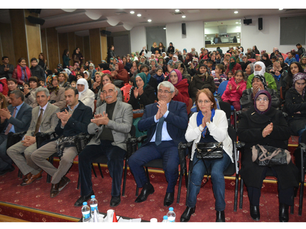 belediyeden-kadinlara-konser!-(6).jpg