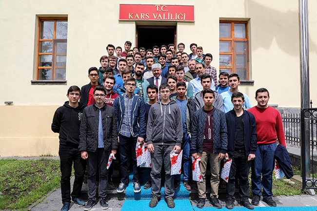 beyoglu-anadolu-imam-hatip-lisesi-ogrencileri-karsta-(1).jpeg