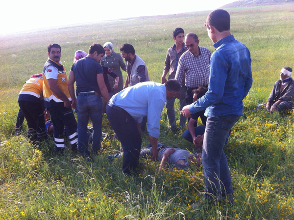 bir-kaza-da-arpacay-yolunda!-(7).jpg