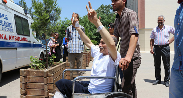 bombali-saldirida-yaralananlar-oy-kullandi-.jpg