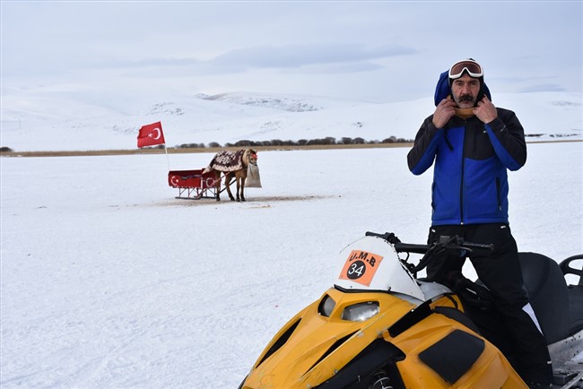 buz-tutan-cildir-golunde-kar-motorlariyla-gezinti-imkani-(2).jpg