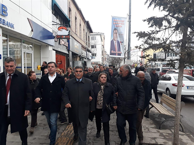 chp-kars-adayi-toraman-gucune-guc-katiyor-(1).jpg