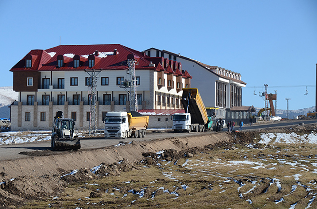 cibiltepe-kayak-merkezi-asfalta-kavusuyor-(2).jpg