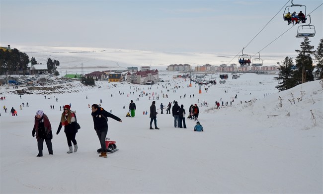 cibiltepe-kayak-merkezinde-yariyil-tatili-yogunlugu-(13).jpg