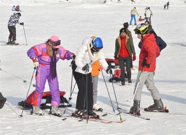 cibiltepe-kayak-merkezinde-yariyil-tatili-yogunlugu-(4).jpg