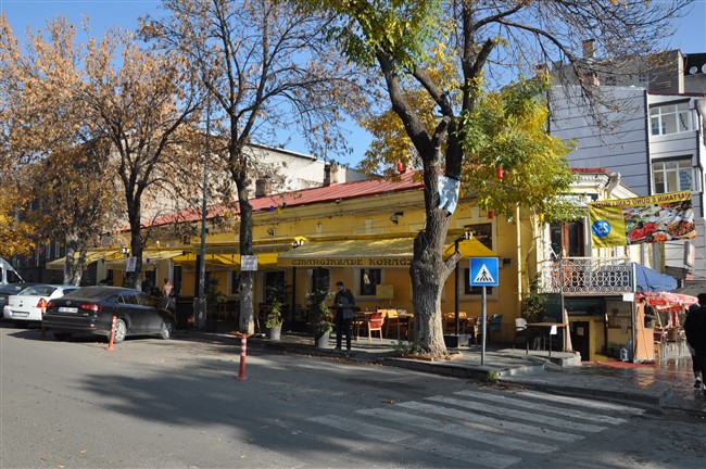 cihangirzade-konagi-cafe--ve-restaurant-musterilerini-bekliyor-(7).jpg