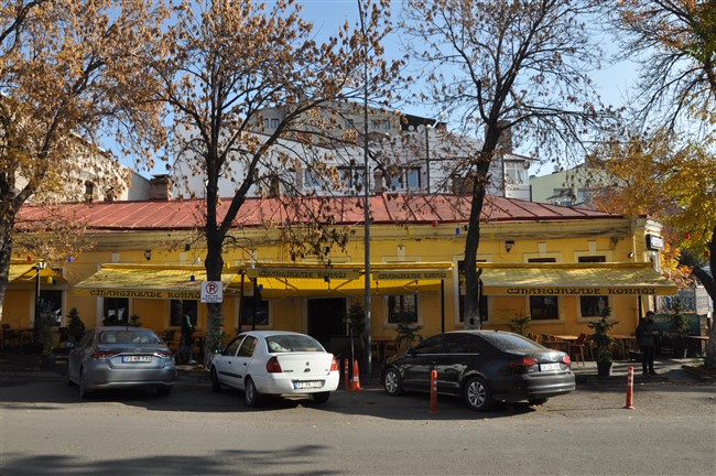 cihangirzade-konagi-cafe--ve-restaurant-musterilerini-bekliyor-(8).jpg
