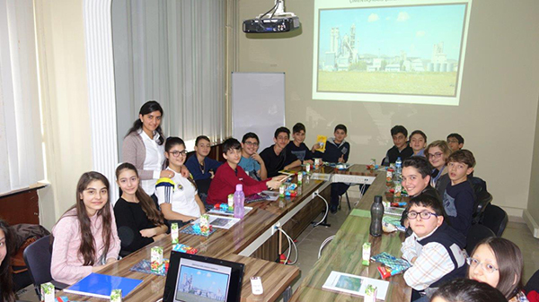 cimentas-kars-cimento-fabrikasi-kakuv-ogrencilerini-agirladi-(10).jpg