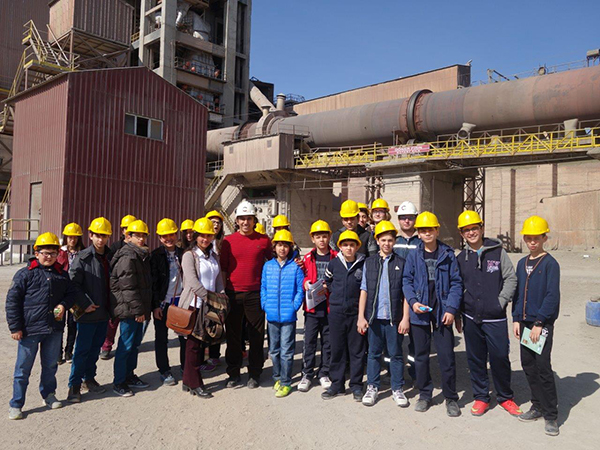 cimentas-kars-cimento-fabrikasi-kakuv-ogrencilerini-agirladi-(11).jpg