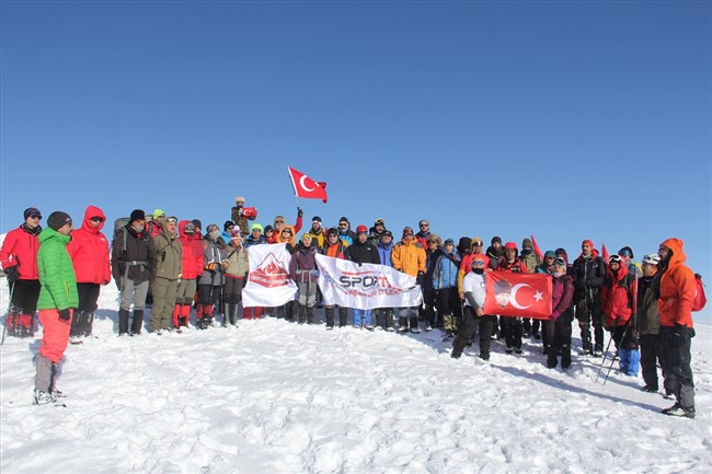 dagcilar,-sarikamis-sehitleri-icin-allahuekber-dagina-tirmandi-(19).jpg
