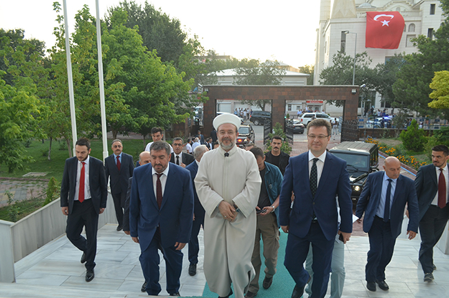 diyanet-isleri-baskani-igdirda!-(3).jpg