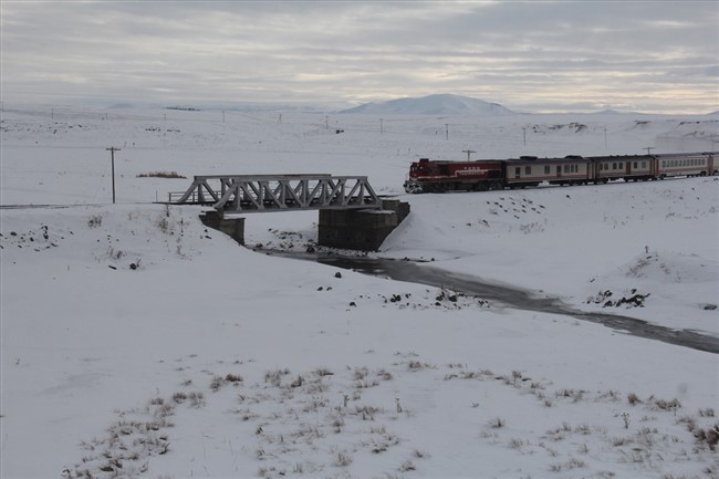 dogu-ekspresi-ile-kar-diyarina-ruya-gibi-yolculuk-(4).jpg
