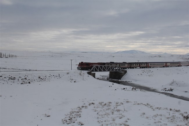 dogu-ekspresi-ile-kar-diyarina-ruya-gibi-yolculuk-(5).jpg