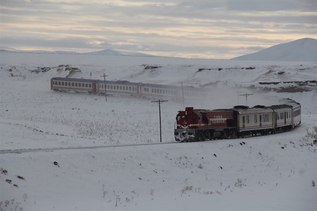 dogu-ekspresi-ile-kar-diyarina-ruya-gibi-yolculuk-(6).jpg
