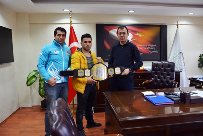 dunya-kemer-sampiyonundan-erdinc-doluya-ziyaret-(1).jpg