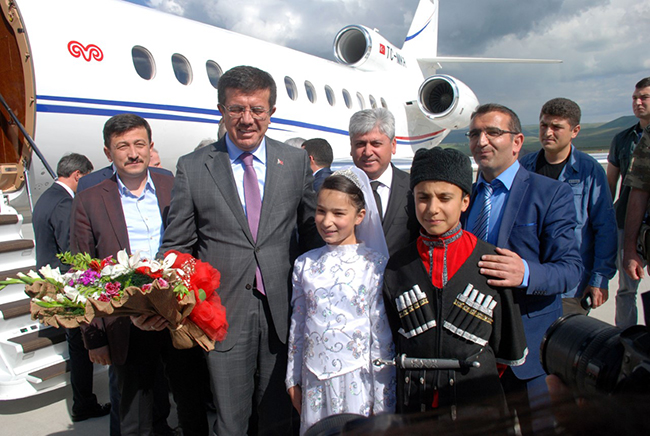 ekonomi-bakani-nihat-zeybekci-kars’ta-(8).jpg