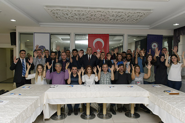 emniyet-personeline-isaret-dili-egitimi-basladi-(6).jpg