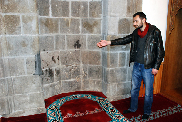 ermeni-cetelerinin-katliam-izleri-her-yerde-(2).jpg