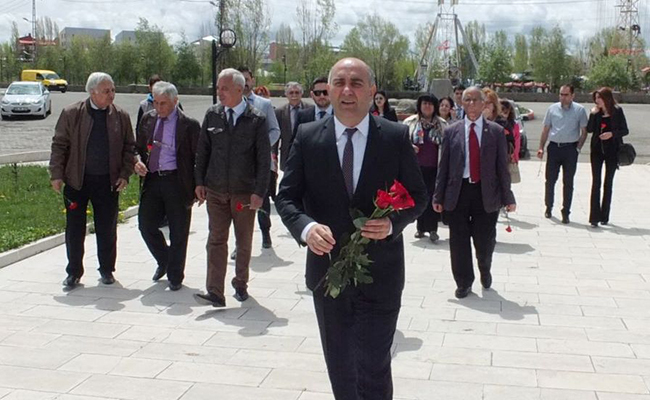 ermenistan’da-sarkisyan-gitti,-pasinyan-geldi-ama-hicbir-sey-degismeyecek-(1).jpg