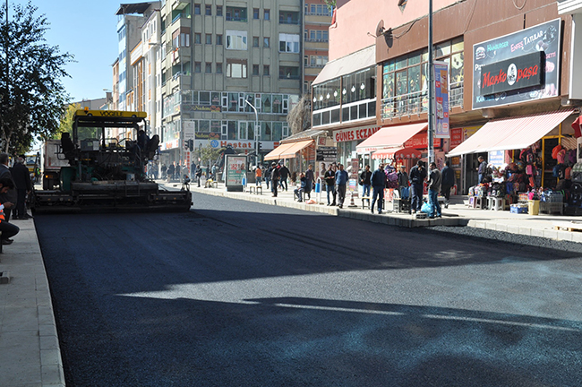 faikbey-caddesi’nin-asfalti-tamamlaniyor--(3).jpg