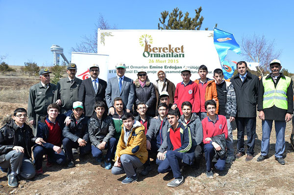 gonul-elcileri-hava-muhalefetine-takildi!-(2).20150327131301..jpg