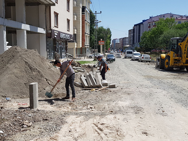 haberlerimize-duyarsiz-kalmayan-kars-belediyesi-calismalarini-hizlandirdi-(6).jpg