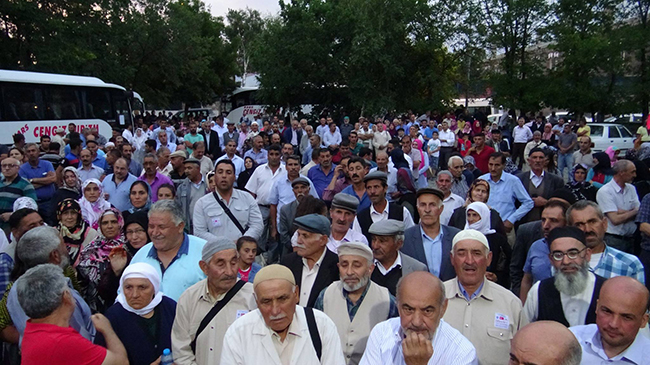 haci-adaylari-kutsal-topraklara-gitmek-uzere-ugurlandi-(3).jpg
