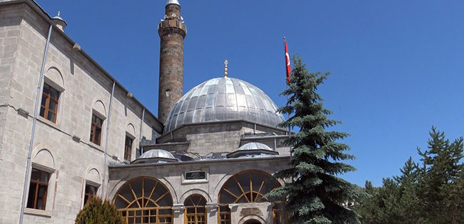 harakani-turbesine-bayram-ziyareti-(1).jpg
