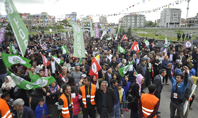 hdp-es-genel-baskani-buldan,-kars’ta-konustu-(2).jpg