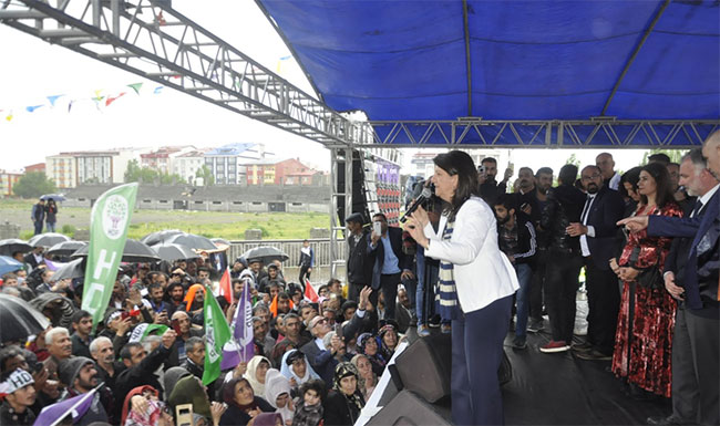 hdp-es-genel-baskani-buldan,-kars’ta-konustu-(8).jpg