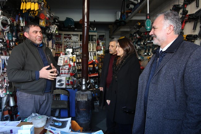 hdp-kars-belediye-esbaskan-adaylari-esnaf-ziyaretleri-gerceklestirdi-(6).jpg