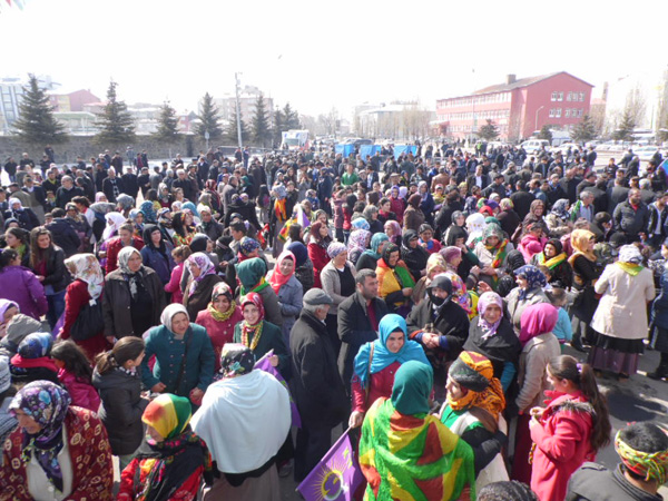 hdp-ve-dbp,-8-mart-icin-alanlara-indi!-(2).jpg
