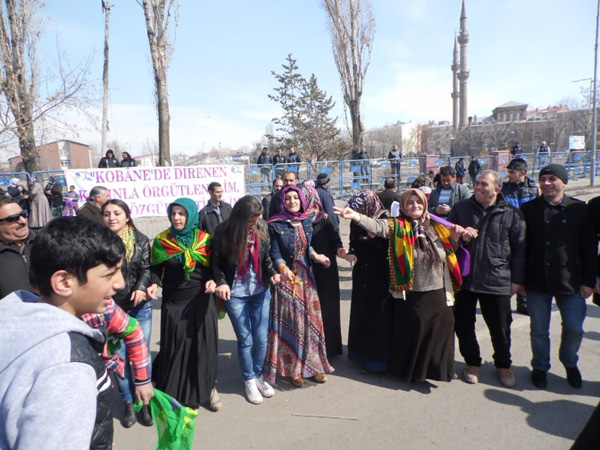 hdp-ve-dbp,-8-mart-icin-alanlara-indi!-(4).jpg