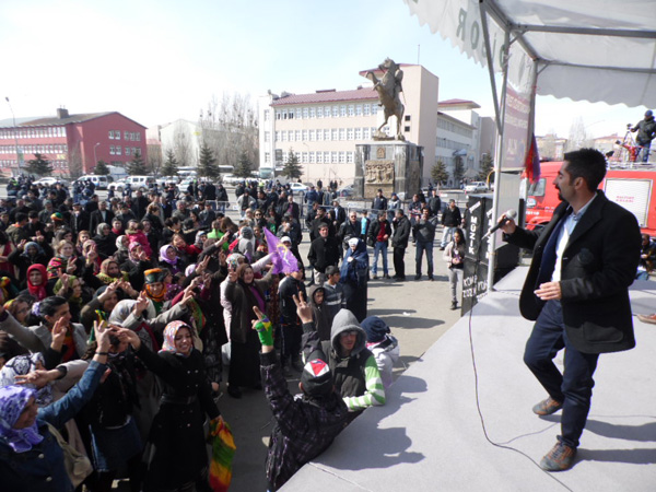 hdp-ve-dbp,-8-mart-icin-alanlara-indi!-(5).jpg