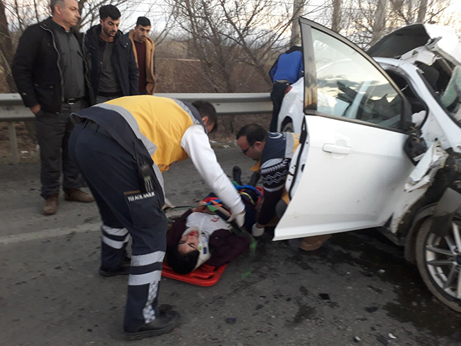 igdir’da-trafik-kazasi-2-olu-1-yarali-(3).jpg