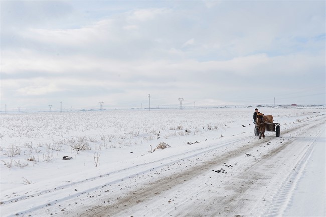 igdir-ve-karsta-kis-zorluklari-ve-guzelligiyle-yasaniyor-(1).jpg