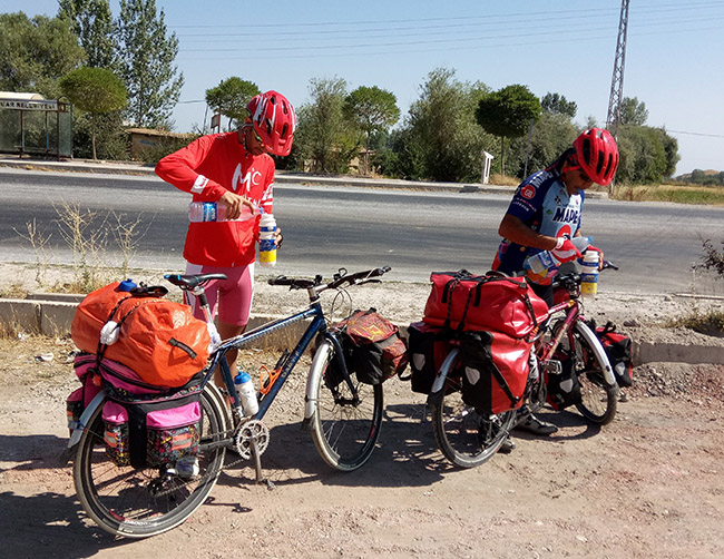 iranli-bisikletcilerin-40-gunluk-turu-basladi--(3).jpg