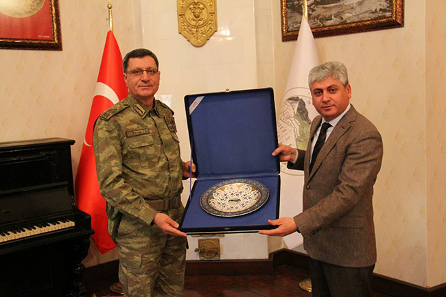 jandarma-genel-komutan-yardimcisi-korgeneral-yasar’dan,-vali-dogan’a-ziyaret-(2).jpg