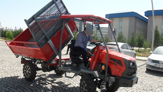 kafkas-universitesi-arac-filosunu-yerli-traktor-ile-guclendirdi-(2).jpg