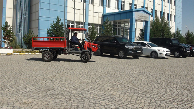 kafkas-universitesi-arac-filosunu-yerli-traktor-ile-guclendirdi-(4).jpg