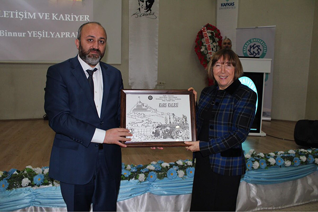 kafkas-universitesinde-aile-ici-iletisim-ve-kariyer-konulu-seminer-(4).jpg