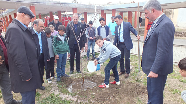 kagizman’da-hayrat-agaci-projesi-hayata-gecirildi-(3).jpg