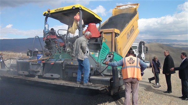kagizman’da-koy-yollarina-sicak-asfalt-(3).jpg