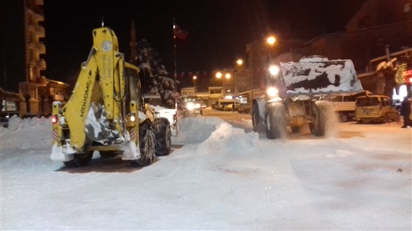 kagizman-belediyesi’nin-kar-temizleme-calismasi-(5).jpg