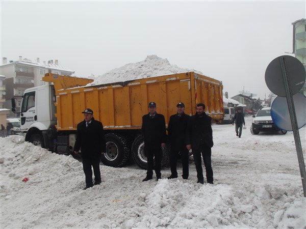 kagizman-belediyesinden-kar-mesaisi-(4).jpg