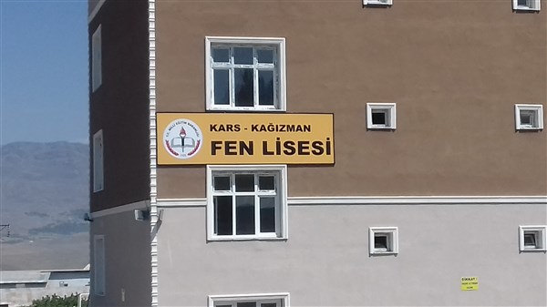 kagizman-fen-lisesi-hazir,-ogrencileri-bekliyor-(1).jpg