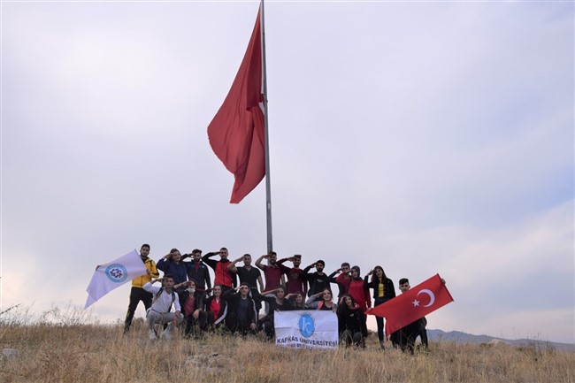 kagizman-myo-ogrencileri-doga-yuruyusu-yapti-(5).jpg